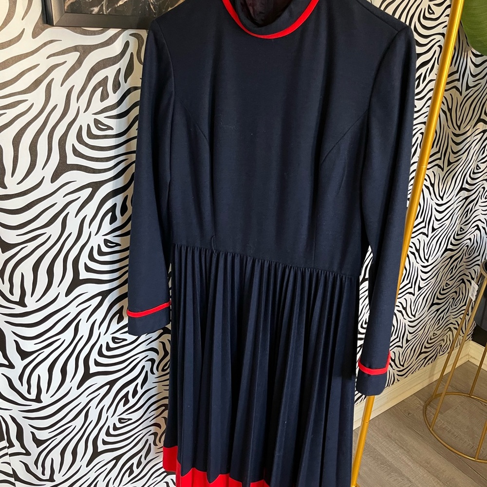 Dress - Picture 4 of 6